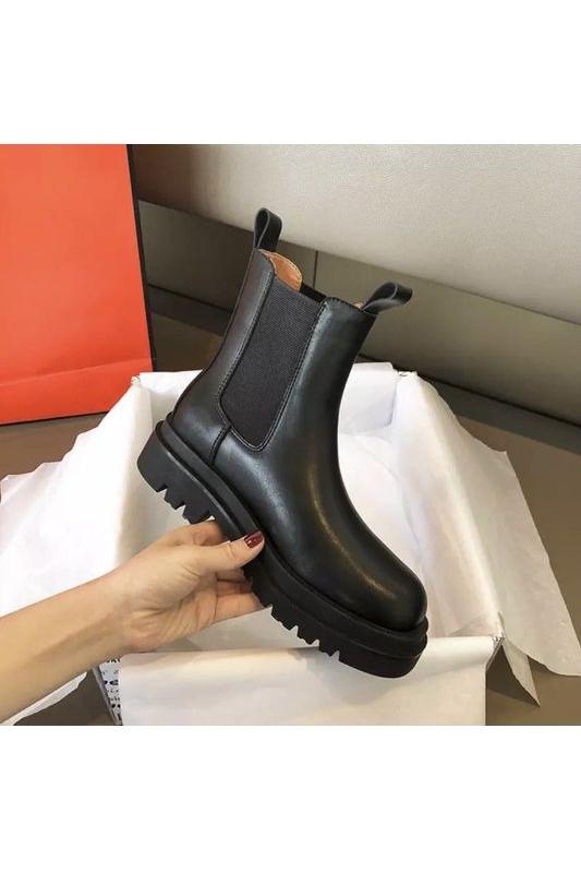 Veronique - Classic Boots